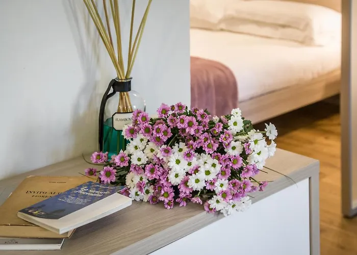 Acacia - Dalia Florens